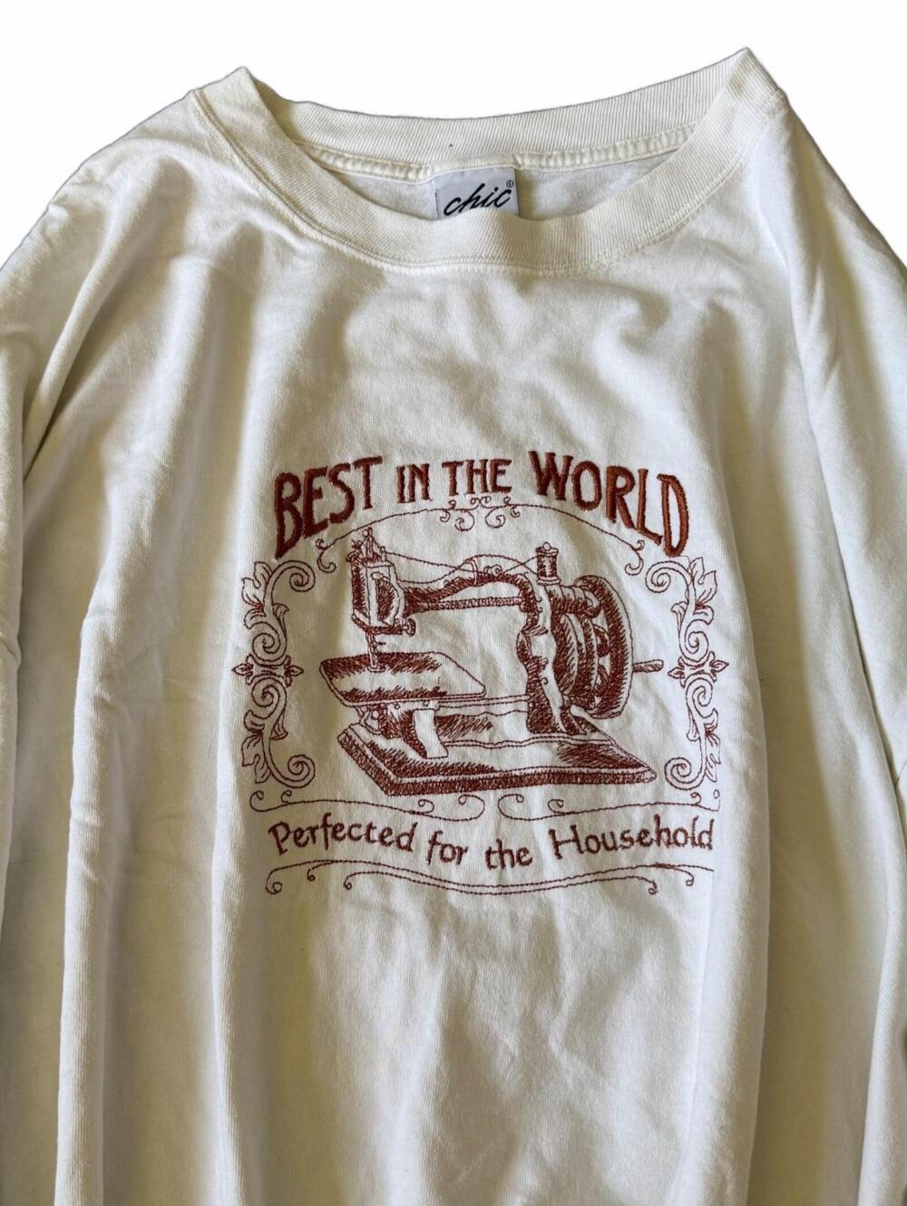 Vintage XL Cream Chic Best in the World Sewing Machine Graphic T-Shirt USA